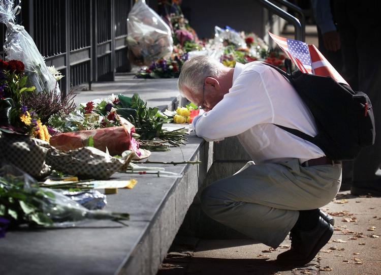 Mindestund. Situation ved den amerikanske ambasssade i København på 1-årsdagen for terrorangrebet i New York. 