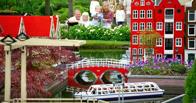 LEGOEKSPORT. Snart bliver det sydkoreanernes tur til at beundre Legolands fine byggerier. 