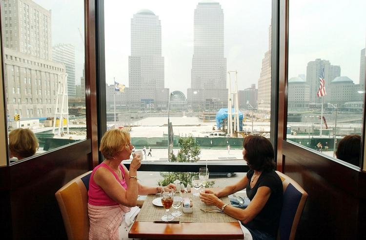 2003. Udsigten fra en restaurant på Millenium Hotel Hilton lige ved siden af Ground Zero. 