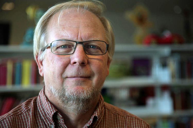 Styrk kulturen. Ifølge Torben Johannesen, der er lærer på Kirke Hyllinge Skole, er der generelt blevet skåret kraftigt ned på de kreative fag og på elevernes møde med musik og teater. »Det er en fejl. Det er vigtigt, at eleverne møder kultur i skolen«, siger Torben Johannesen. Han stemmer på SF ved folketingsvalget. 