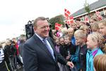 Optimisme. Humøret var højt, da statsministeren forleden besøgt Ringkøbing Skole. Nu har han endnu mere grund til at smle. 