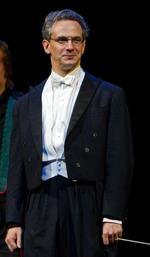 klar. Fabio Luisi er den italienske stjernedirigent, der mener, at Italien har solgt fuldstændig ud kulturelt og musikalsk, og som jungletrommerne vil vide er kommende chef for New Yorks Metropolitanopera. 