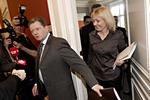 Valgkamp. Politisk ordfører Carina Christensen - her i selskab med partiformand Lars Barfoed - er stadig tilfreds med dagpengereformen. 