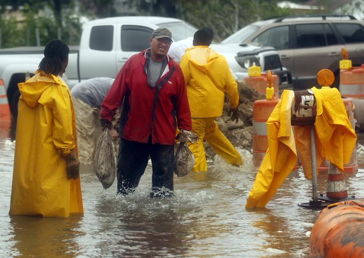 Oversvømmelser. Den tropiske storm Lee har allerede skabt oversvømmelser i den lille by Jean Lafitte i Louisiana. 
