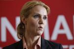 Prognoser. Helle Thorning-Schmidt kommenterer her på udskrivelsen af folketingsvalget. Det kan ende som en stor sejr for hende - og samtidig et historisk nederlag. 