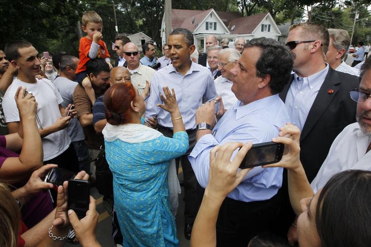 Rundtur. Præsident Obama møder indbyggere i New Jersey, som har været hårdt ramt af orkanen Irene. 