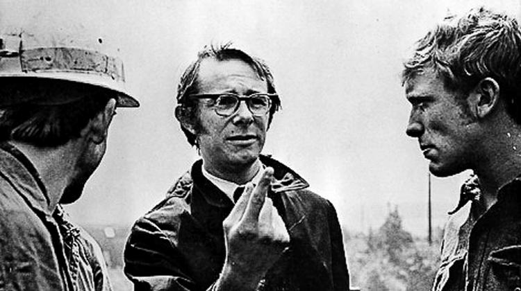 Brud. Ken Loach fik advokater på halsen, da hans bestillingsfilm 'Save the Children' anklagede Red Barnet for kolonialisme. 