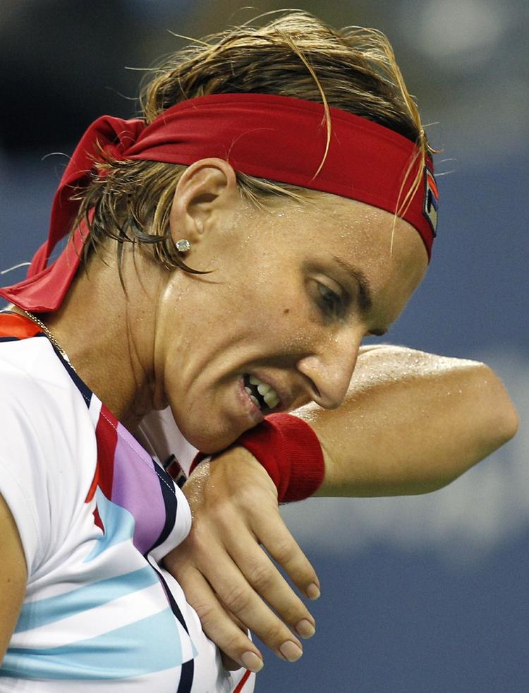 Udsolgt. Svetlana Kuznetsova formåede at byde Caroline Wozniacki trods i to tætte sæt, men så var der totalt udsolgt i tredje, som danskeren vandt let. 