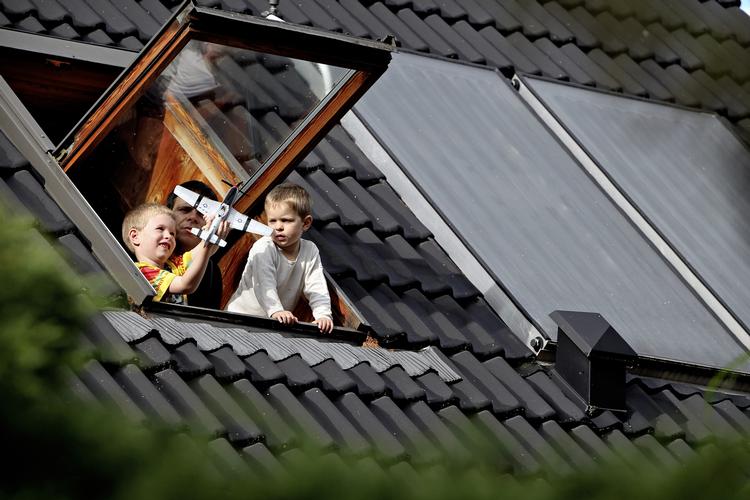 ENERGI. I Danmark betaler det sig allerede at bruge solceller, men i resten af Europa varer det op mod ni år, før solen slår konventionel energi på prisen. 