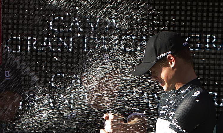 Champagnefest. Jakob Fuglsang bliver eneste dansker på det nye storhold. 