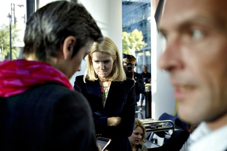 Vennerne. Helle Thorning-Schmidt kræver store indrømmelser af Dansk Folkepari, hvis der skal samarbejdes mellem partierne. 