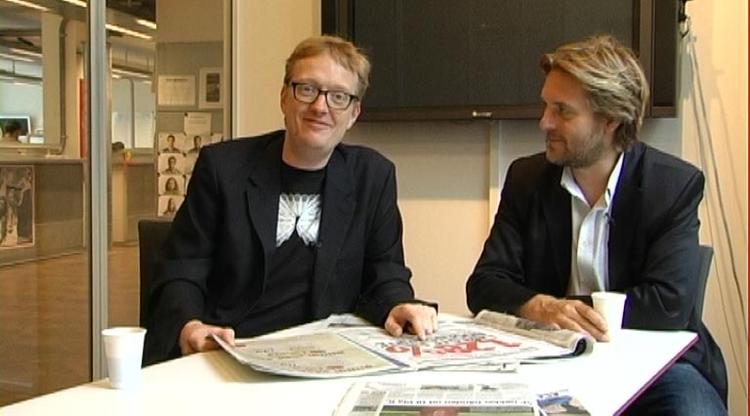 Midterparti. Omridset af en omfavnelse mellem Villy Søvndal og Pia Kjærsgaard er dagens store politiske historie. 