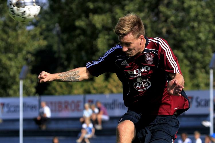 SPYDSPIDS. Forhåbentlig er der mål i Nicklas Bendtners hoved i dag. 