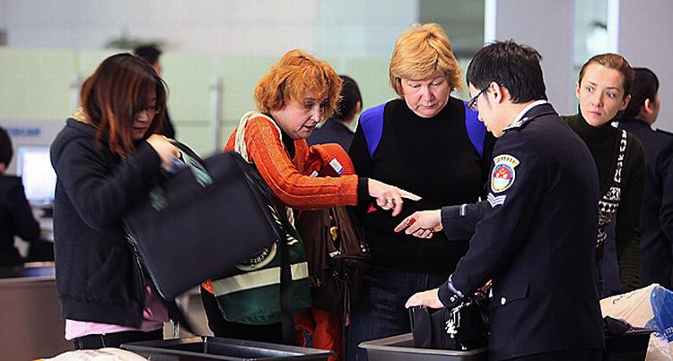 Sikkerhed. Det koster hvert år de danske lufthavne lige under en halv milliard at opretholde sikkerheden. 