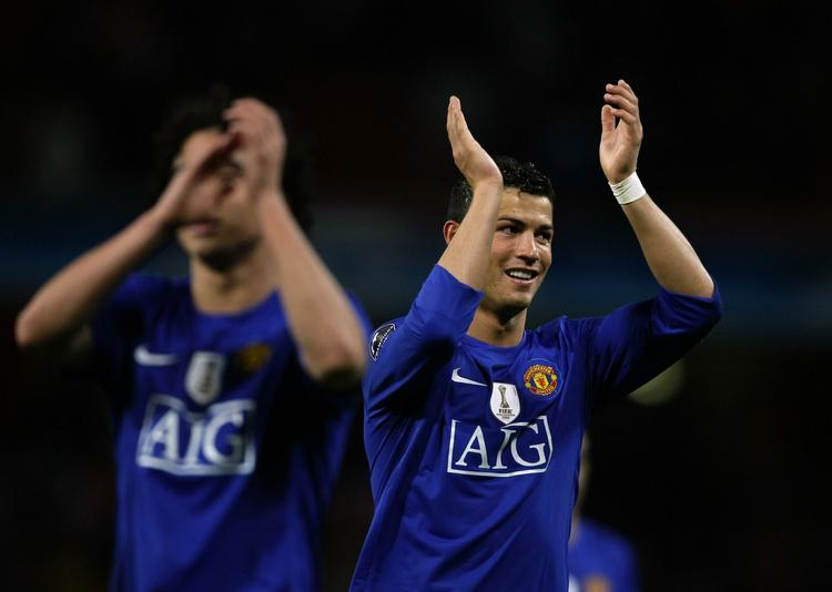 'hjemve?' Cristiano Ronaldo skiftede fra Manchester United til Real Madrid i soimmeren 2009 for 715 millioner kroner og er således verdens dyreste fodboldspiller. 