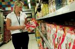 Impulskøb. Kun 30 procent af det, vi køber, er velovervejet, og det skyldes, at supermarkederne er langt dygtigere og udspekulerede, end forbrugerne ved, siger en tysk handelsprofessor. 