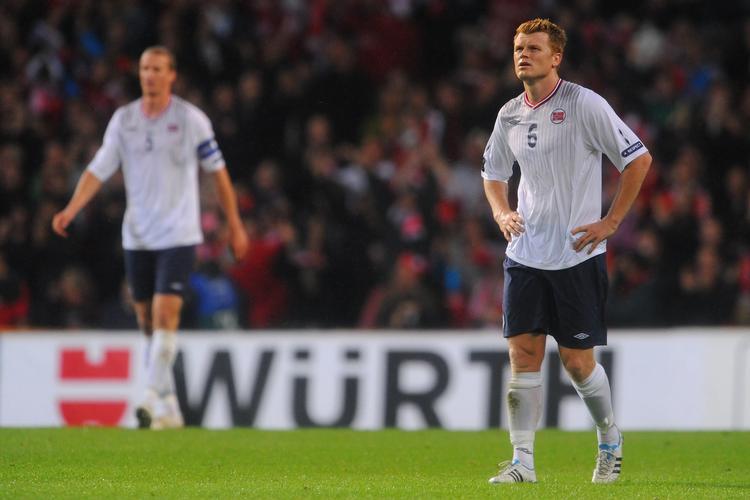 SKUFFEDE. John Arne Riise (th) og de øvrige norske landsholdsspillere var tyngede efter kampen mod Danmark. 