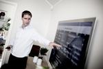 Teknologi. René Brøchner, direktør i TDC Privat, viser sit moderne hjem frem. 