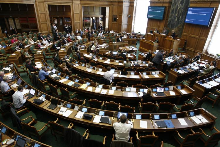 Uenighed. Hvor mange mandater partierne får i Folketinget, skifter i de forskellige målinger. 