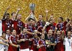 JUBEL. AC Milan har startet den nye sæson stærkt ud ved at vinde den italienske Super Cup. 
