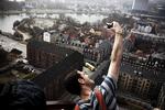 TURIST. Vor Frelsers Kirke på Christianshavn i København. Her besøgende David Patton. (Arkivfoto) 