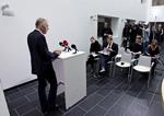 timing. Man har kunnet følge Villy Søvndals kvaler minut for minut i forrige uge, hvor han afviste at pege på de områder, hvor S og SF er politisk uenige. 