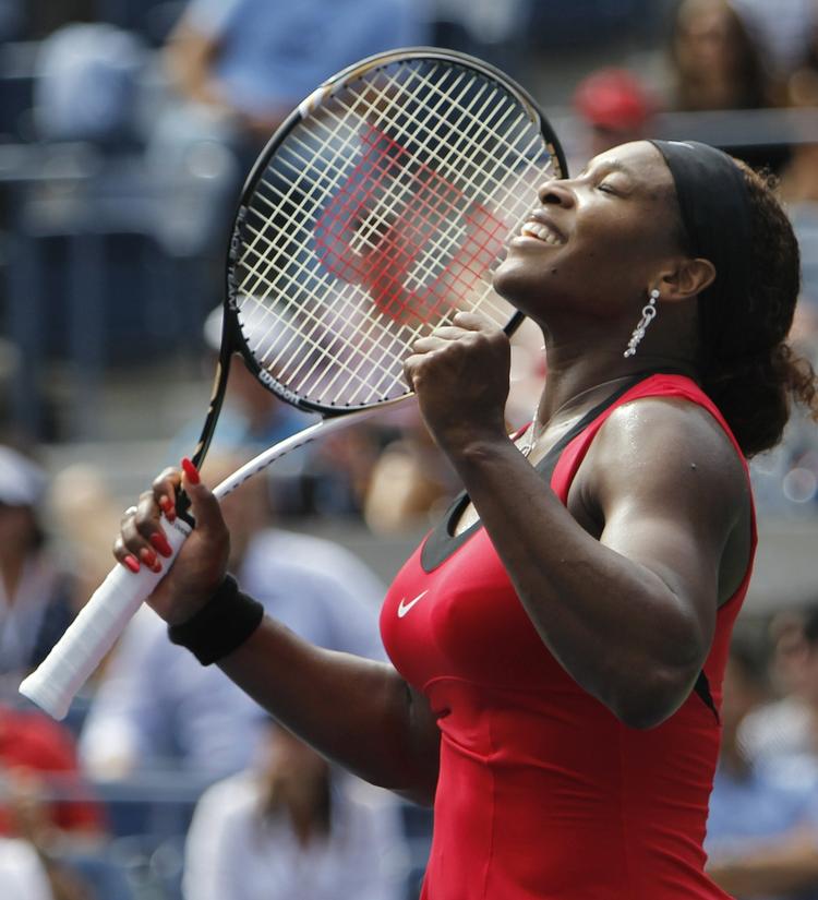 Favorit? Serena Williams har et utal af gange spillet semifinaler i grandslamturneringer og det kan være en lille fordel i mødet med Caroline Wozniacki natten til søndag. 
