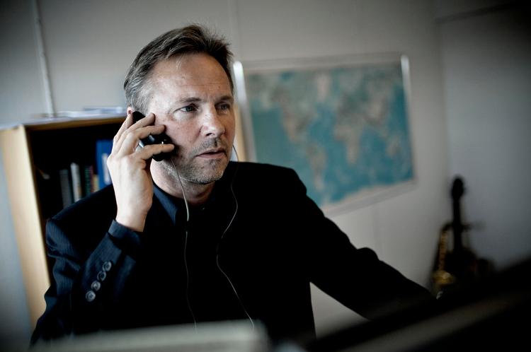 Gidseldrama. Som underdirektør i Europæiske Rejseforsikring har 51-årige Jakob Bender haft til opgave at være del af den frigivne, danske sejlerfamilies kriseteam og tale med pressen. Europæiske Rejseforsikring er familiens rejseselskab og har fulgt situationen, siden kapringen. Forsikringsselskabet har bistået familien med hjemtransport og lægehjælp fra kontoret på Frederiksberg. 