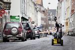 Afblæst. Det var falsk alarm, da Københavns Politi i eftermiddags afspærrede en mindre område i København og undersøgte en bil for bomber. 