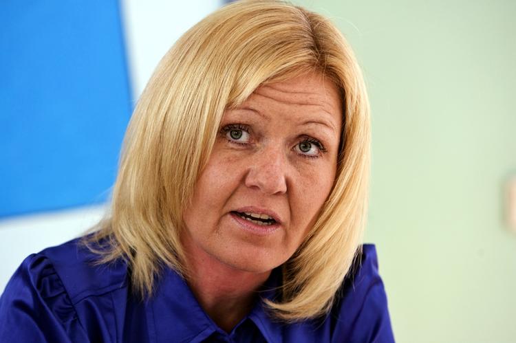 afvisning. De konservatives politiske ordfører Carina Christensen afviser, at DF kan komme med i en borgerlig regering. Socialdemokraterne mener ellers, at statsminister Lars Løkke Rasmussen i dag har sat døren på klem. 