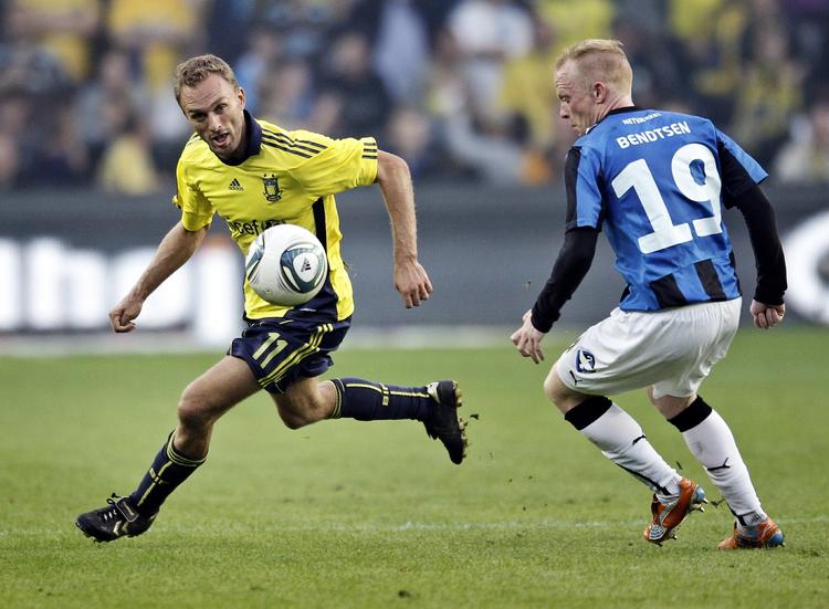 Overmatchet. Tilskuerne kårede Dennis Rommedahl som Man of the Match, da debutanten løb noget rundt med Ronnie Bendtsen. 