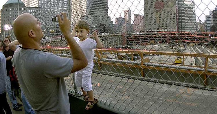 UDFLUGTSMÅL. 9 millioner ud af New Yorks 50 millioner besøgende drager til World Trade Center-området. 