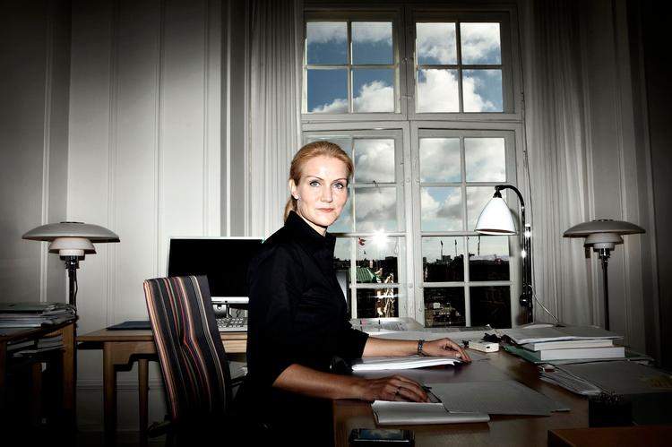 Flytteklar.  I seks år har Helle Thorning-Schmidt haft udsigten fra det socialdemokratiske formandskontor mod Holmens Kirke. I denne uge afgør danskerne, om hun skal overtage møblementet i Statsministeriet. 