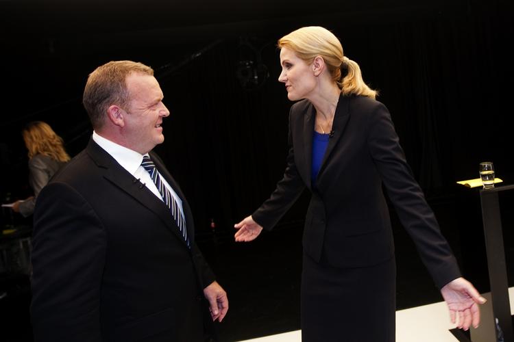 DUEL. De to statsministerkandidater kæmpede i går aftes en kamp på argumenter i topduellen på DR. Her sagde statsministeren, at den røde plan betyder 27.500 i ekstra skat til danske familier i 2020. 