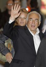 Hjemme. Dominique Strauss-Kahn vendte hjem  til Frankrig søndag 4. september, efter at han sad i husarrest i nogle måneder i New York sigtet for overgreb på en stuepige. Han kunne forlade landet, da sagen blev opgivet. 
