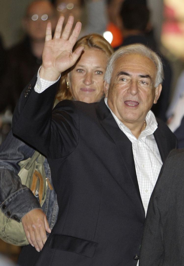 Hjemme. Dominique Strauss-Kahn vendte hjem  til Frankrig søndag 4. september, efter at han sad i husarrest i nogle måneder i New York sigtet for overgreb på en stuepige. Han kunne forlade landet, da sagen blev opgivet. 