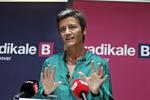 Opbakning. De radikales Margrethe Vestager har fortsat fuld tillid til Helle Thorning-Schmidt trods avisanklager om en ny skattesag. 