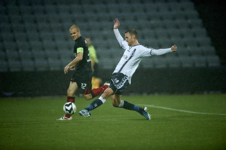 Målscorer. Søren Larsen scorer til 1-0 mod FC MIdtjylland. 