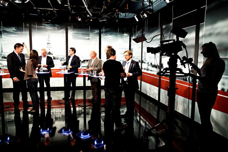 Meningstyranni. Medierne har i alt for høj grad ladet meningsmålingerne styre den politiske debat, mener lederne af journalistuddannelserne. 