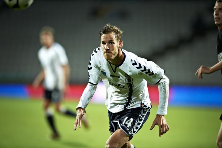 MÅLTYV. Søren Larsen har atter fundet målnæsen frem. 