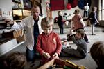 Lukkedage. I daginstitutionen Hylet har pædagogerne regnet ud, at kommunen ikke sparer en pind ved at lukke institutionen i sommerferien. 