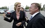 Duel. Socialdemokraternes formand Helle Thorning-Schmidt møder statsminister Lars Løkke Rasmussen før en TV 2 debat. 