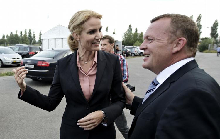 Duel. Socialdemokraternes formand Helle Thorning-Schmidt møder statsminister Lars Løkke Rasmussen før en TV 2 debat. 