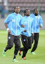 bredde. Med Djiby Fall (tv.) som ny i truppen, der i forvejen tæller Bernard Mendy og Peter Utaka, er OB ved at have god bredde i truppen. 