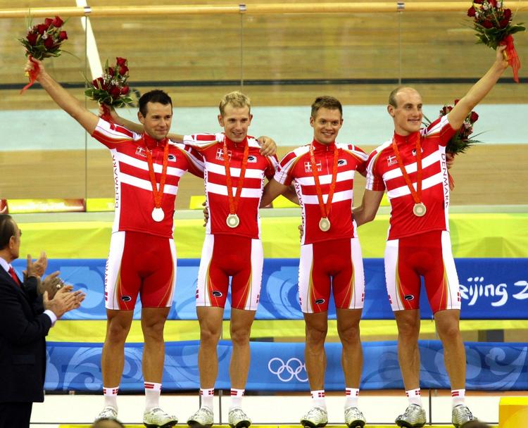 OL-sølv. Alex Rasmussen (t.v.) blev nummer to med 4 km-holdet i Beijing 2008, hvor han kørte sammen med Michael Mørkøv, Jens Erik Madsen og Casper Jørgensen. 