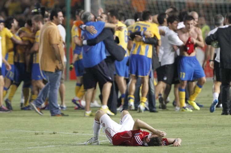 3-1. Et nederlag på 2-1 havde sikret Wisla Krakow deltagelse i Champions League, men i 87. minut scorede Ailton Almeida det afgørende mål til 3-1 for Apoel Nicosia. 