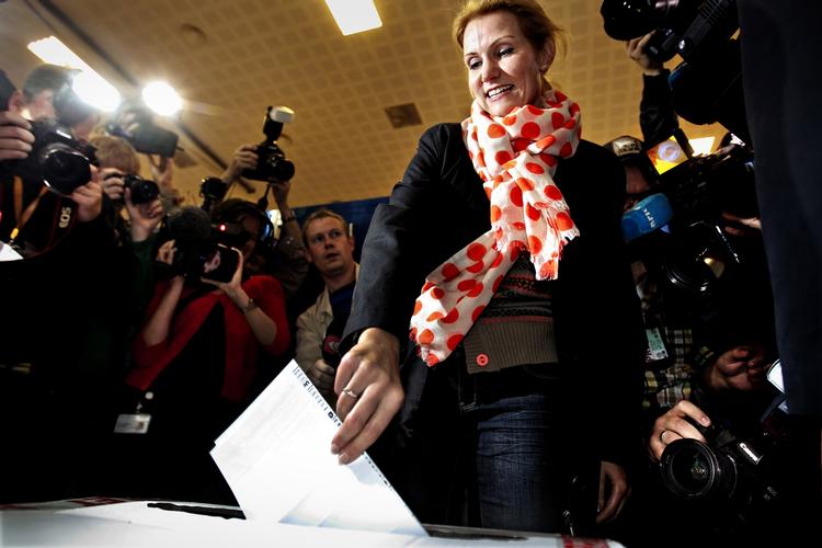 Vinderkurs. Helle Thorning-Schmidt afgiver sin stemme på Kildevældsskolen på Østerbro. 