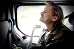 Vælgerservice. Henning Petersen blev i dag kørt fra sin lejlighed, hen til valgstedet og tilbage igen. 
