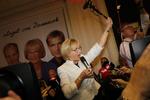 Stemmesluger. Pia Kjærsgaard tager tre partifæller med i Folketinget. 
