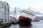 Skibsbrand. To omkom på Hurtigrutens skib MS Nordlys, der brød i brand ud for Ålesund i går. 